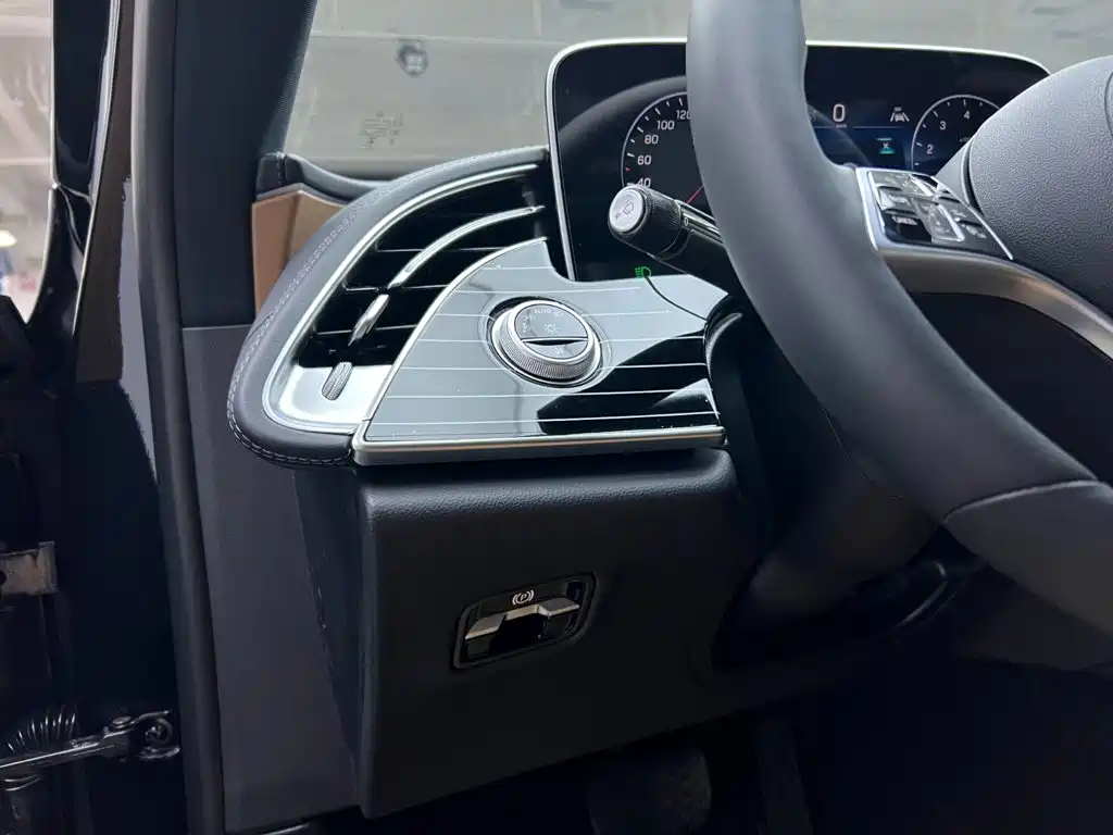 Mercedes-Benz E-Class — миниатюра 20