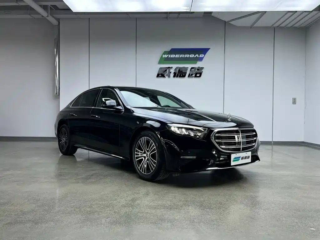 Mercedes-Benz E-Class — миниатюра 3