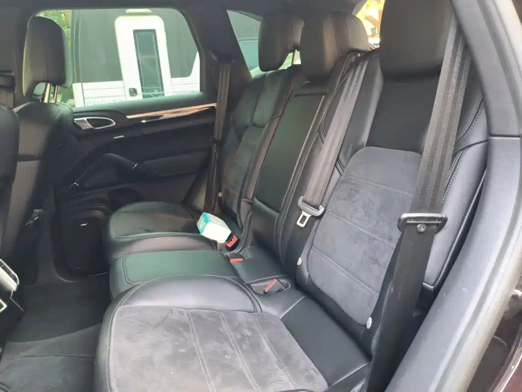 Porsche Cayenne — миниатюра 18