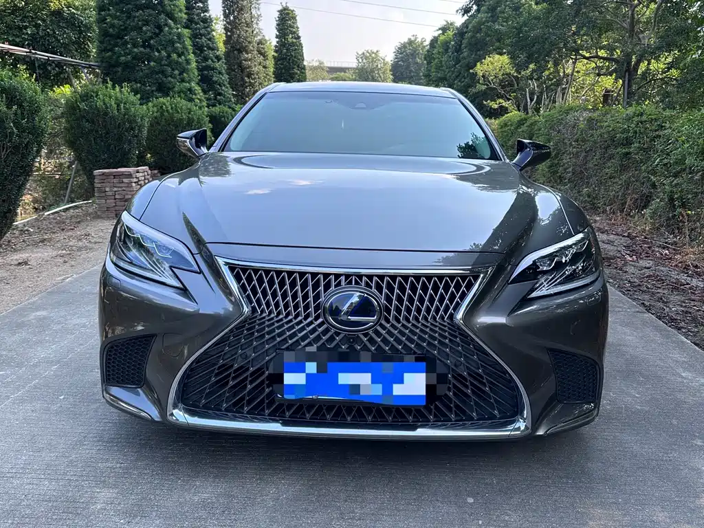 Lexus LS — миниатюра 2