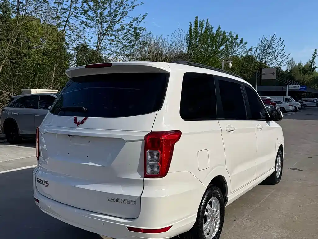 Wuling Hongguang — миниатюра 4