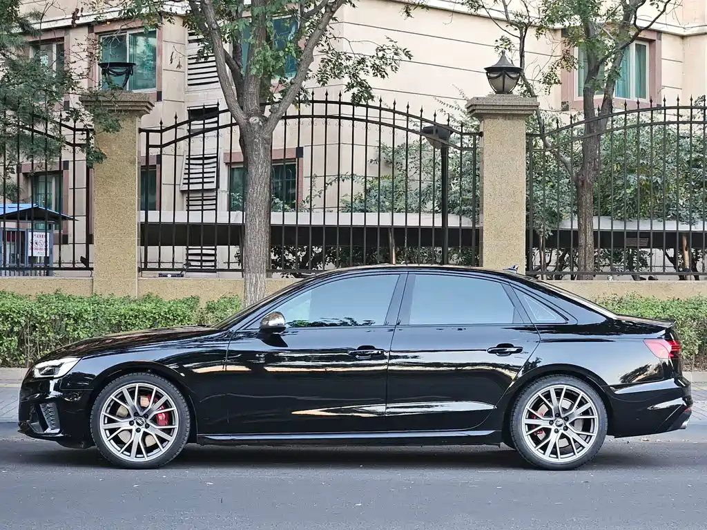 Audi S4 — миниатюра 2