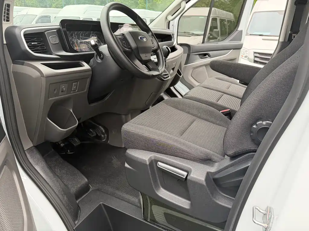 Ford Transit — миниатюра 5