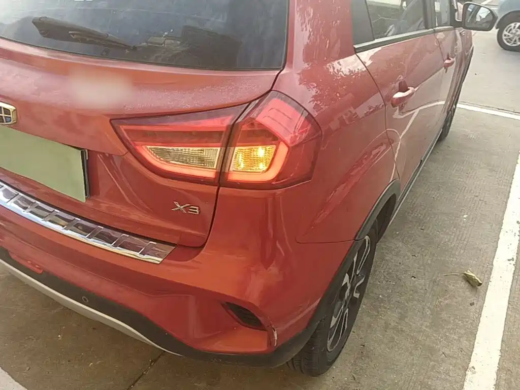Geely Vision X3 — миниатюра 8