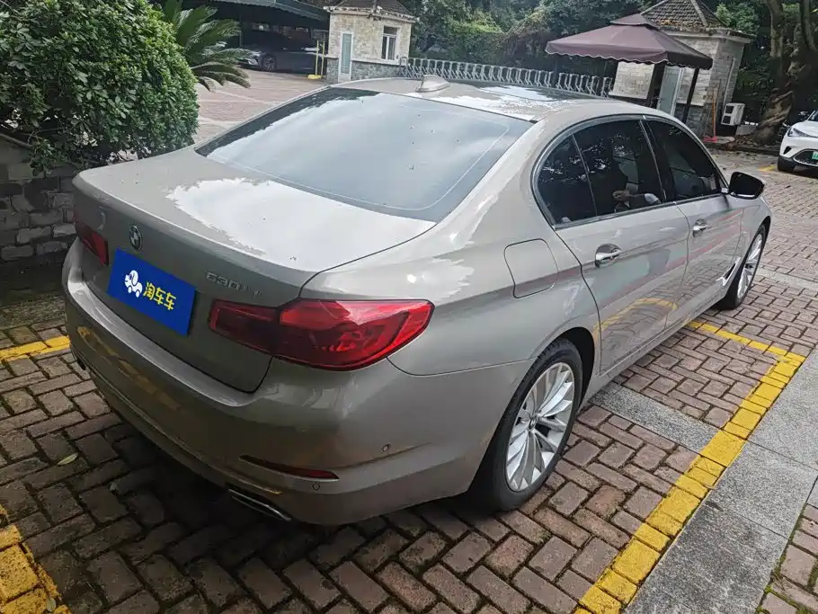 BMW 5 Series — миниатюра 3