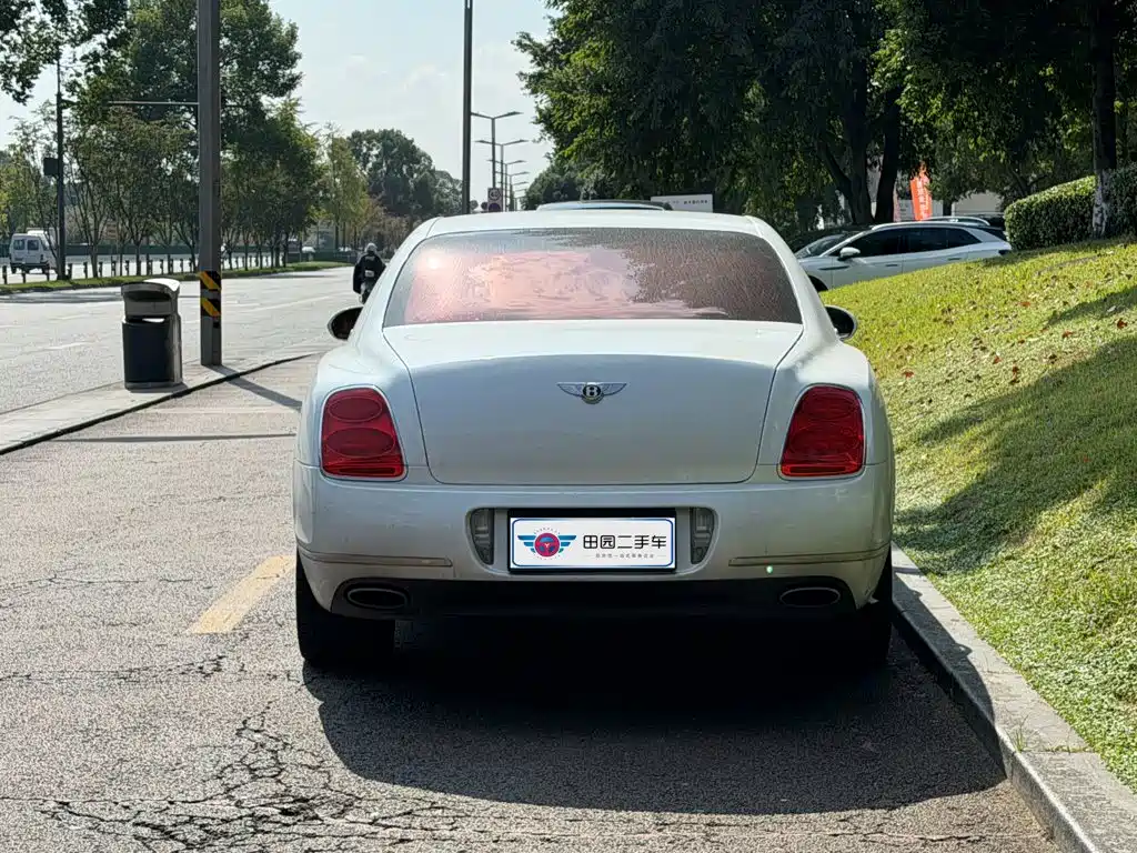 Bentley Flying Spur — миниатюра 5