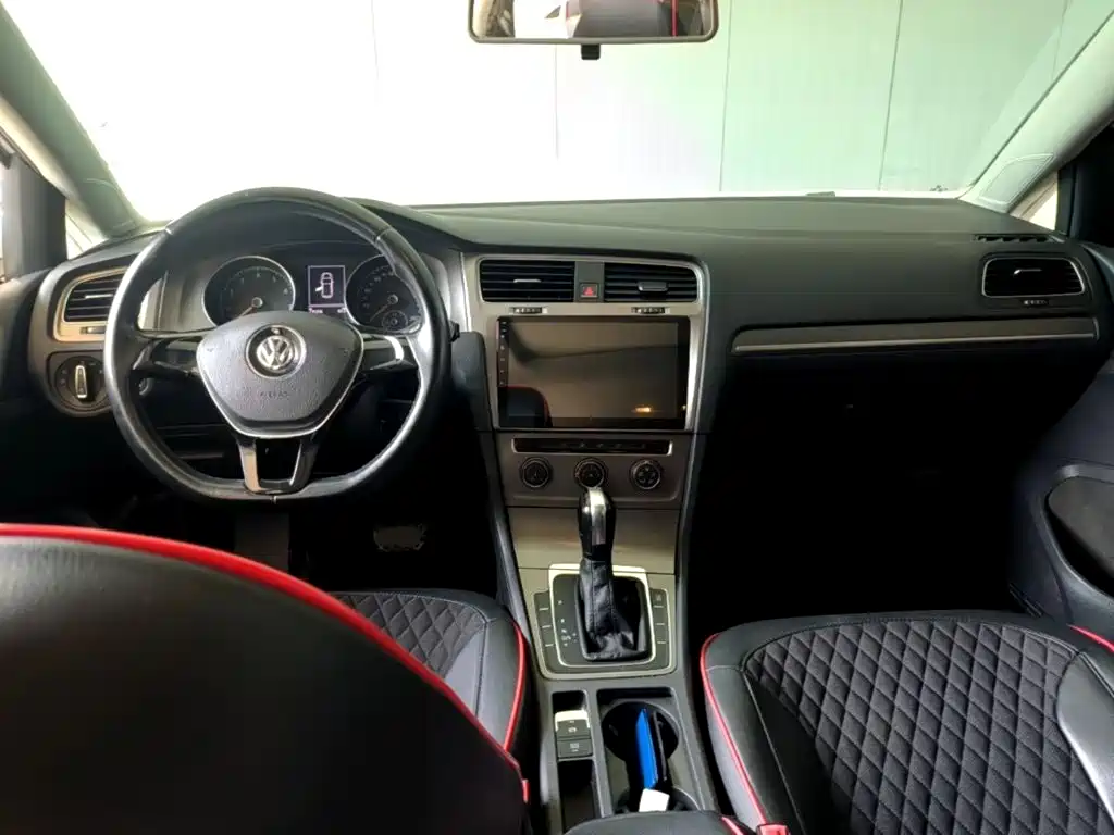 Volkswagen Golf — миниатюра 10