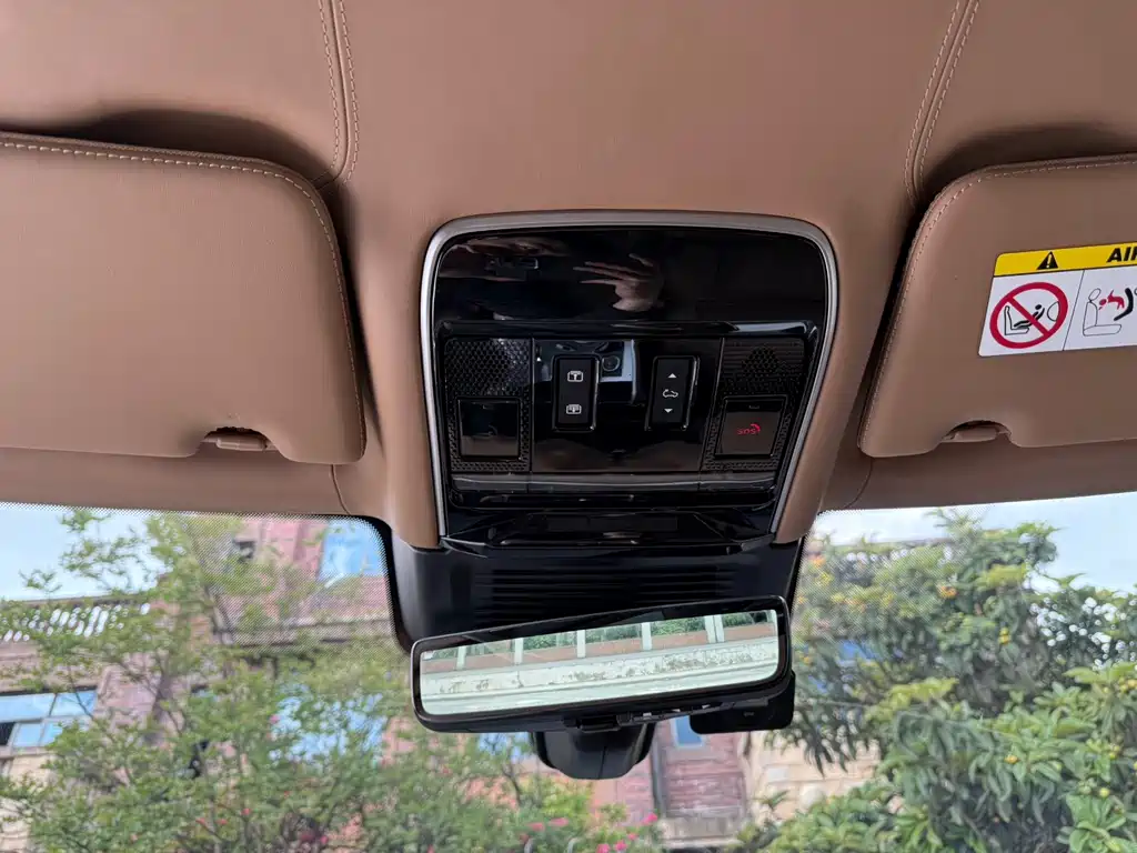 Land Rover Range Rover — миниатюра 32