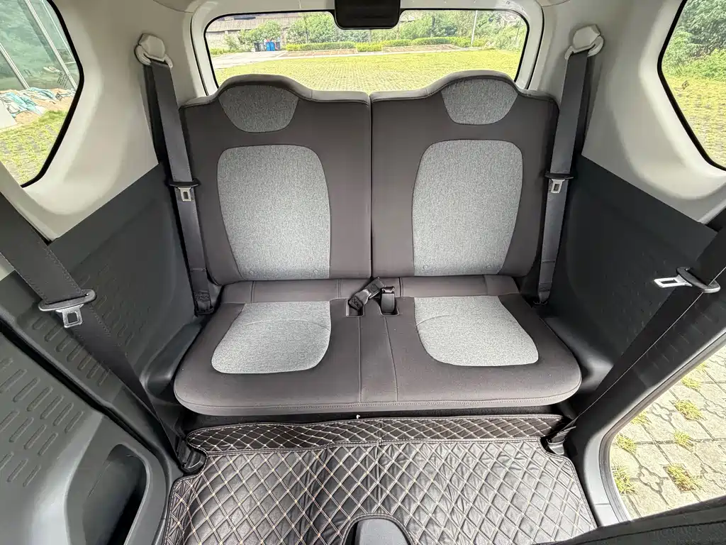 Wuling MINIEV — миниатюра 20
