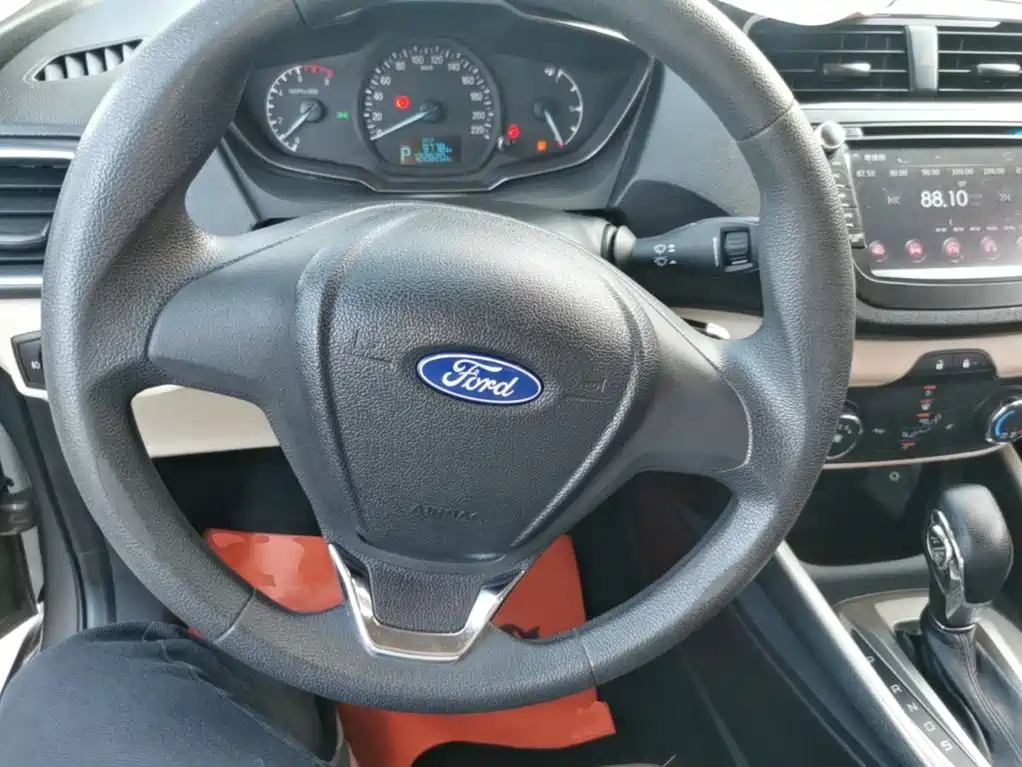 Ford Escort — миниатюра 11