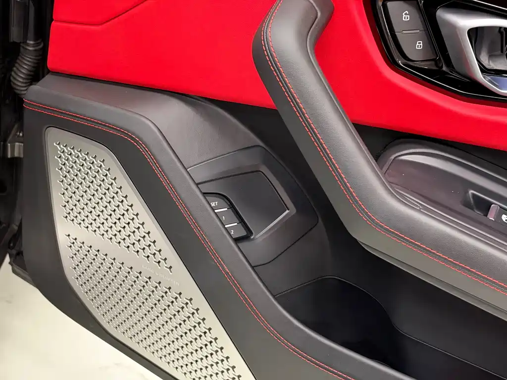 Lamborghini Urus — миниатюра 8