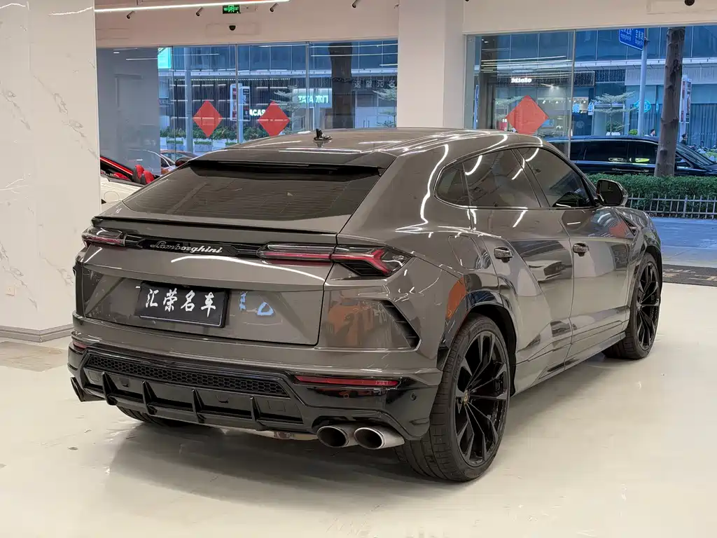 Lamborghini Urus — миниатюра 17