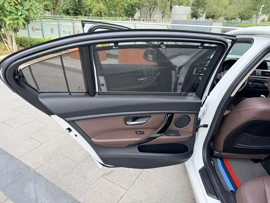 BMW 3 Series — миниатюра 11