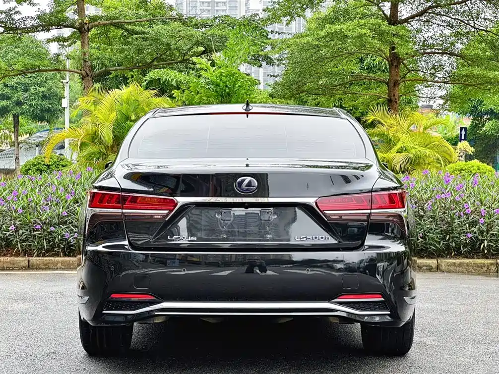 LEXUS LS