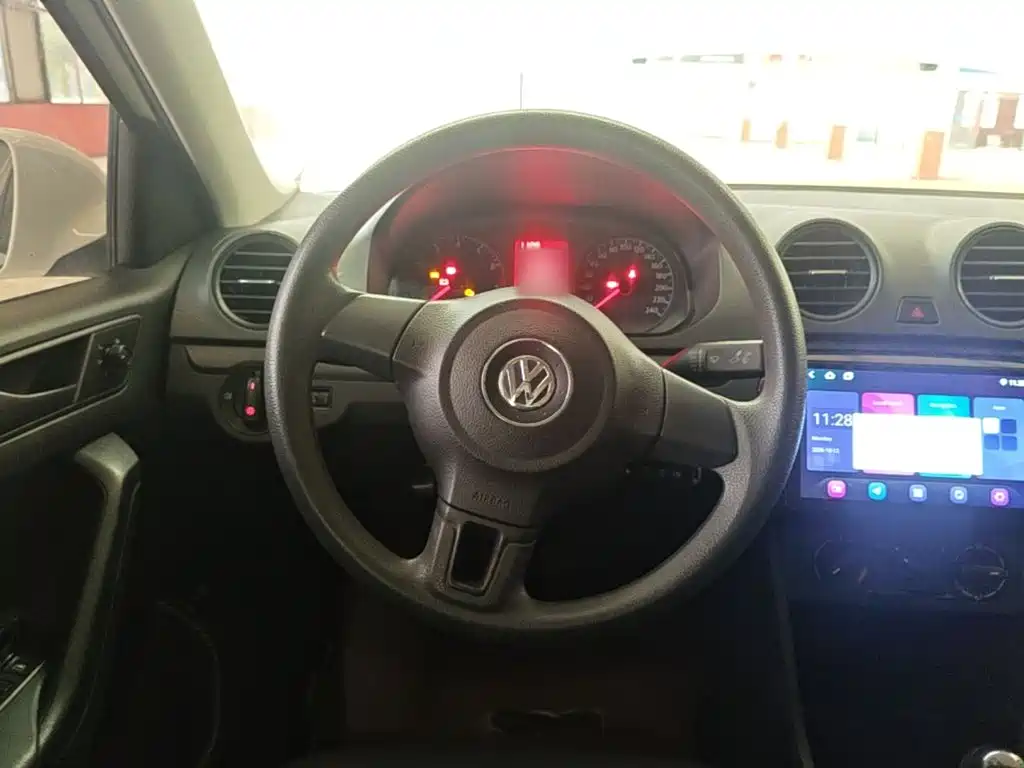 Volkswagen Jetta — миниатюра 11