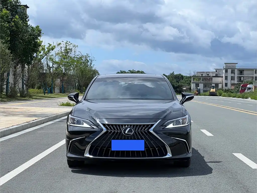 Lexus ES — миниатюра 2