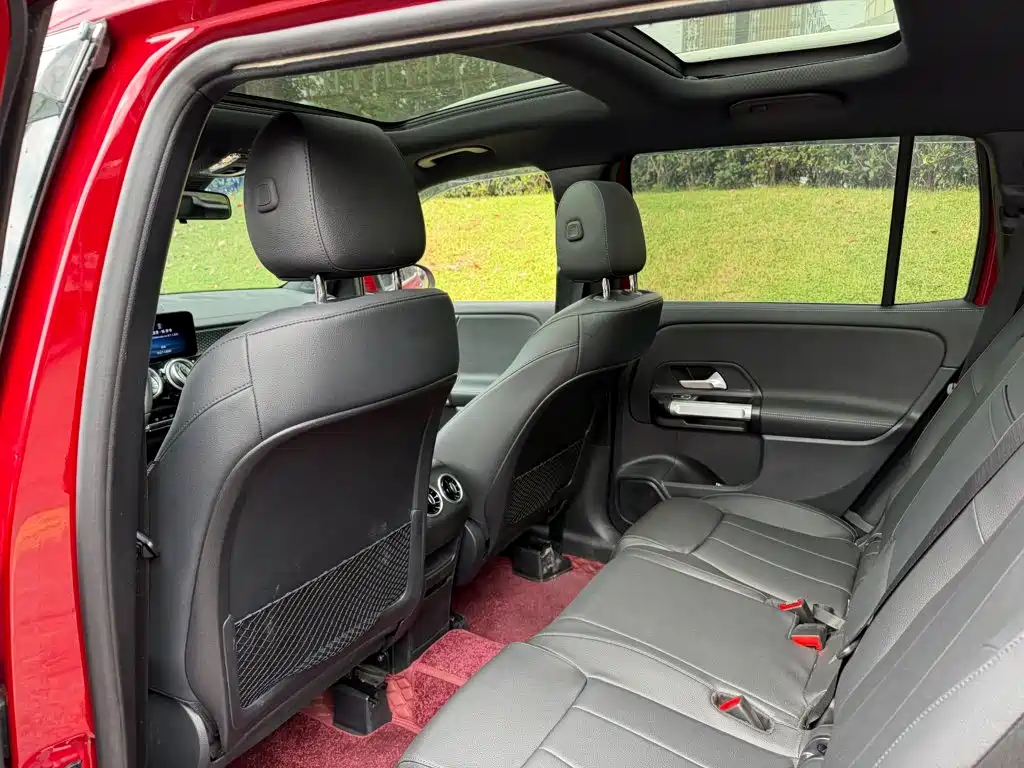 Mercedes-Benz GLB — миниатюра 11