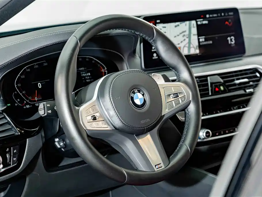 BMW 5 Series — миниатюра 10