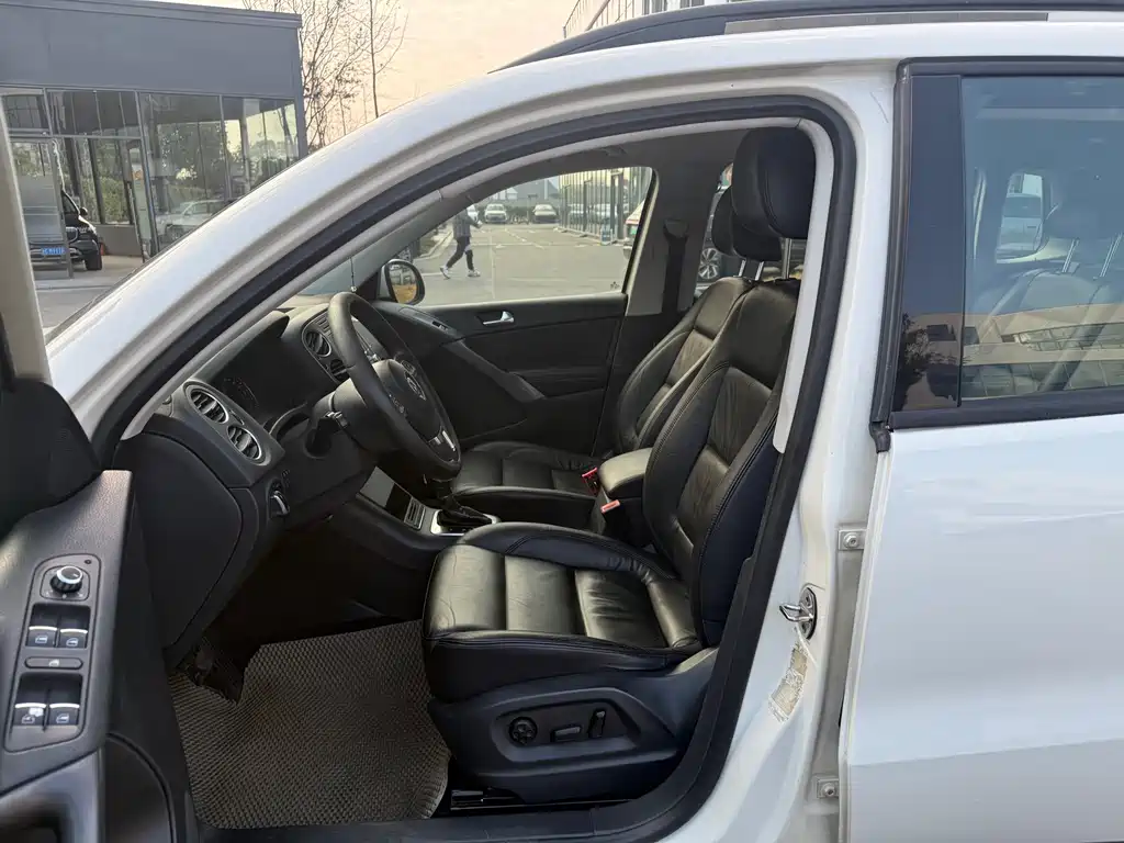 Volkswagen Tiguan 2012 1.8TSI AT