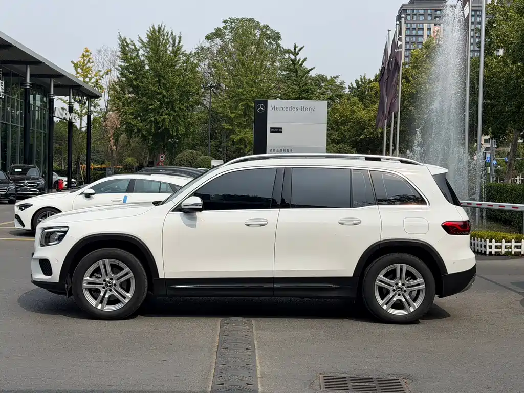 Mercedes-Benz GLB — миниатюра 2