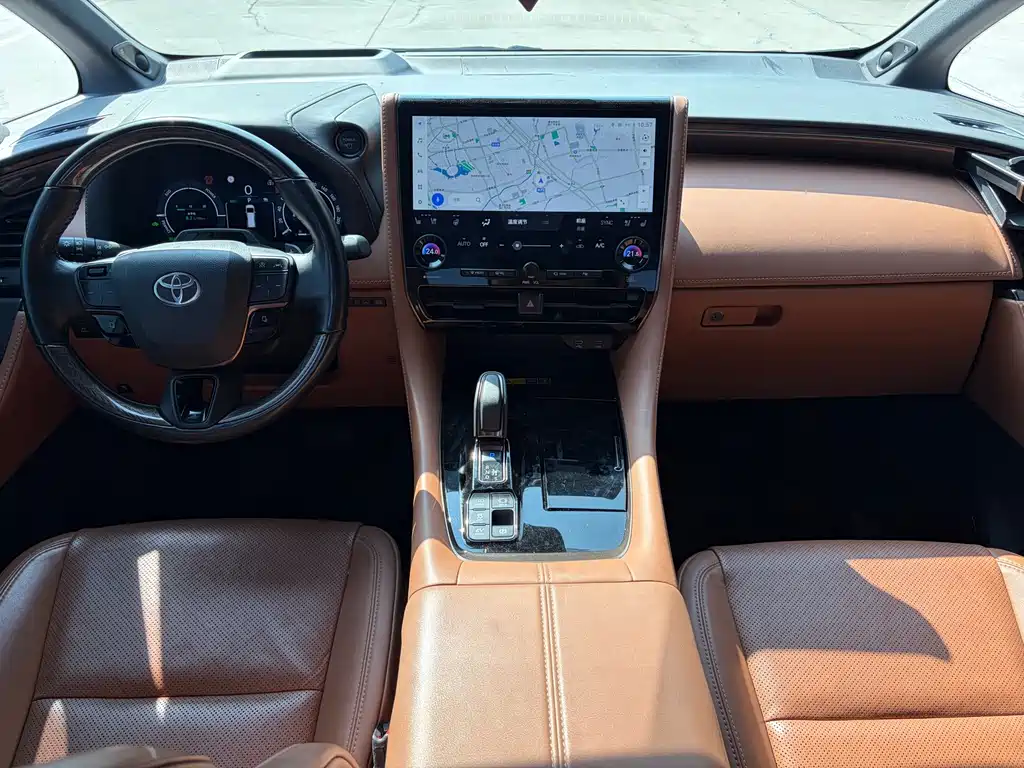 Toyota Alphard — миниатюра 5