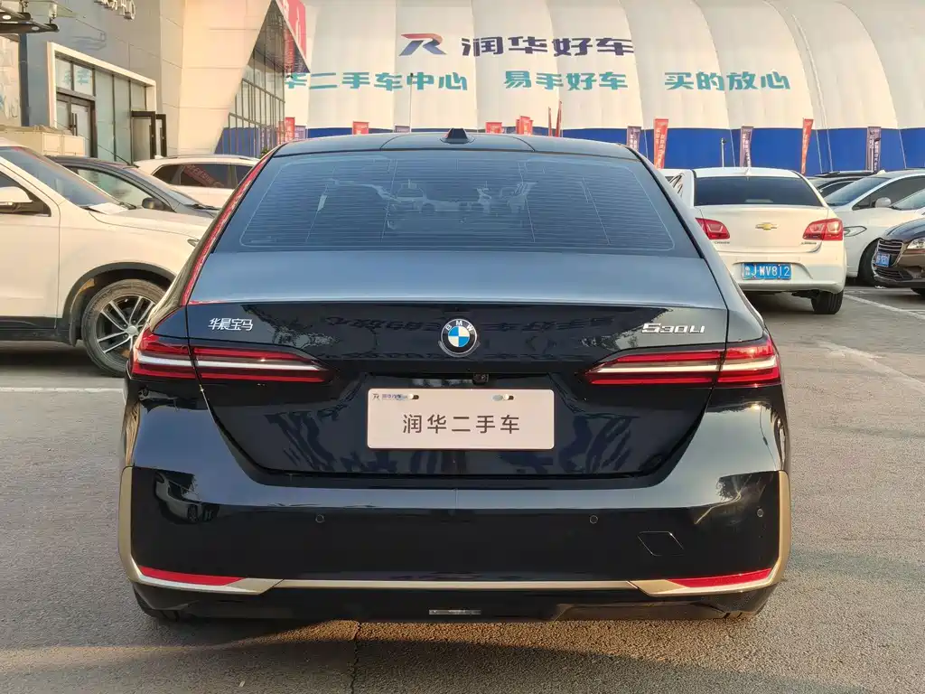 BMW 5 Series — миниатюра 4