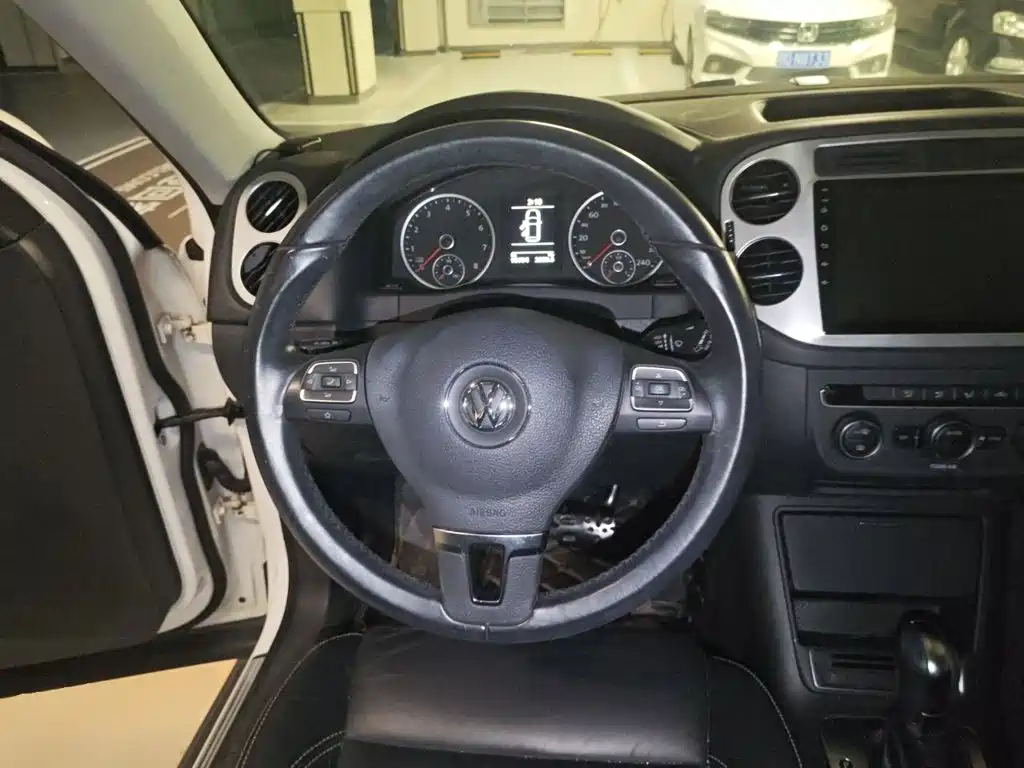 Volkswagen Tiguan — миниатюра 12