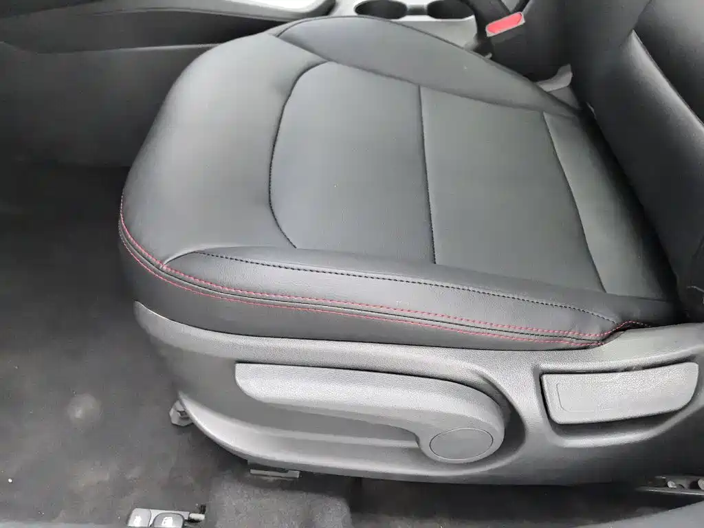 Hyundai Elantra — миниатюра 20