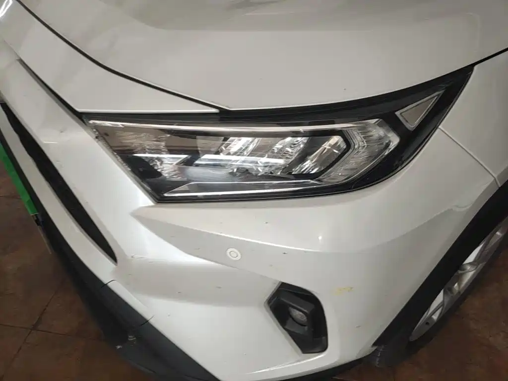 Toyota RAV4 — миниатюра 24