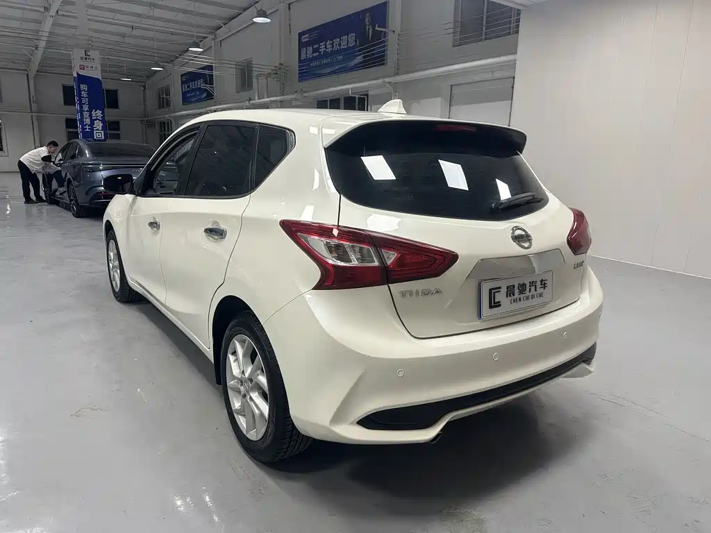 Nissan Tiida — миниатюра 6