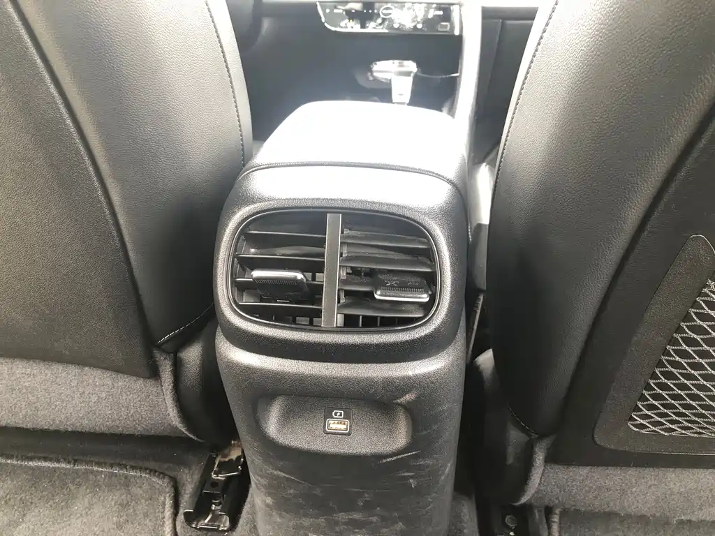 Hyundai Elantra — миниатюра 11