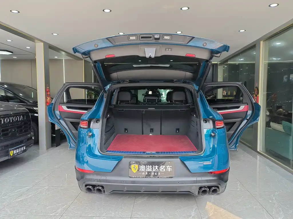 Porsche Cayenne — миниатюра 23