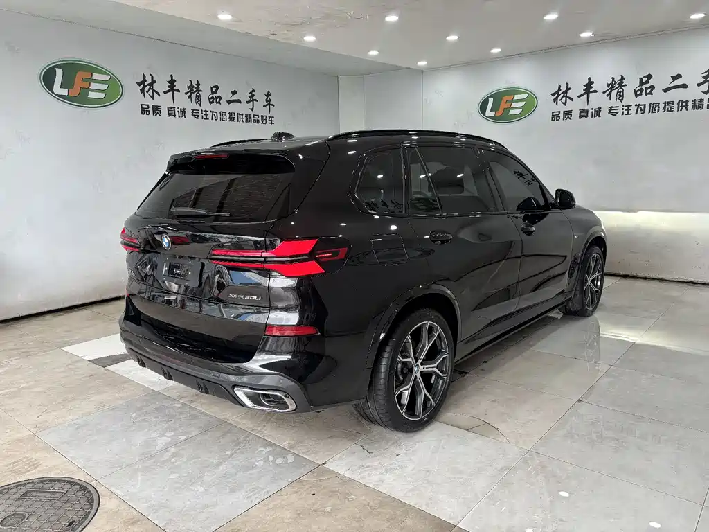 BMW X5 2026 xDrive 30Li Premium M Sport