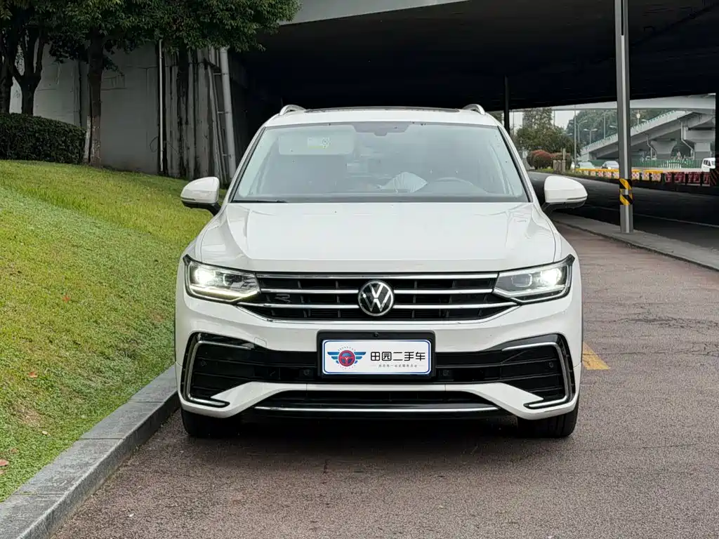 Volkswagen Tiguan L — миниатюра 2