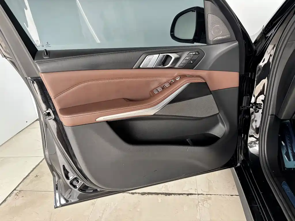 BMW X7 — миниатюра 9
