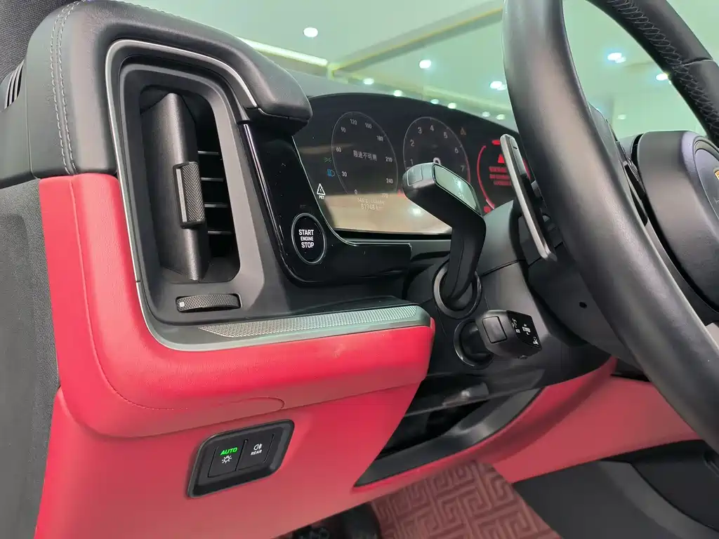 Porsche Cayenne — миниатюра 21