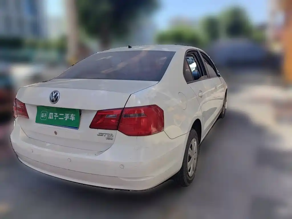 Volkswagen Jetta — миниатюра 4