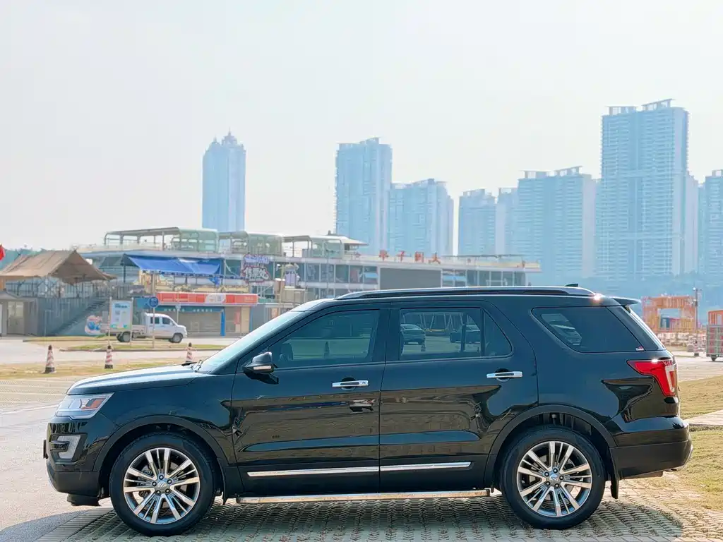 Ford Explorer (Import) — миниатюра 7