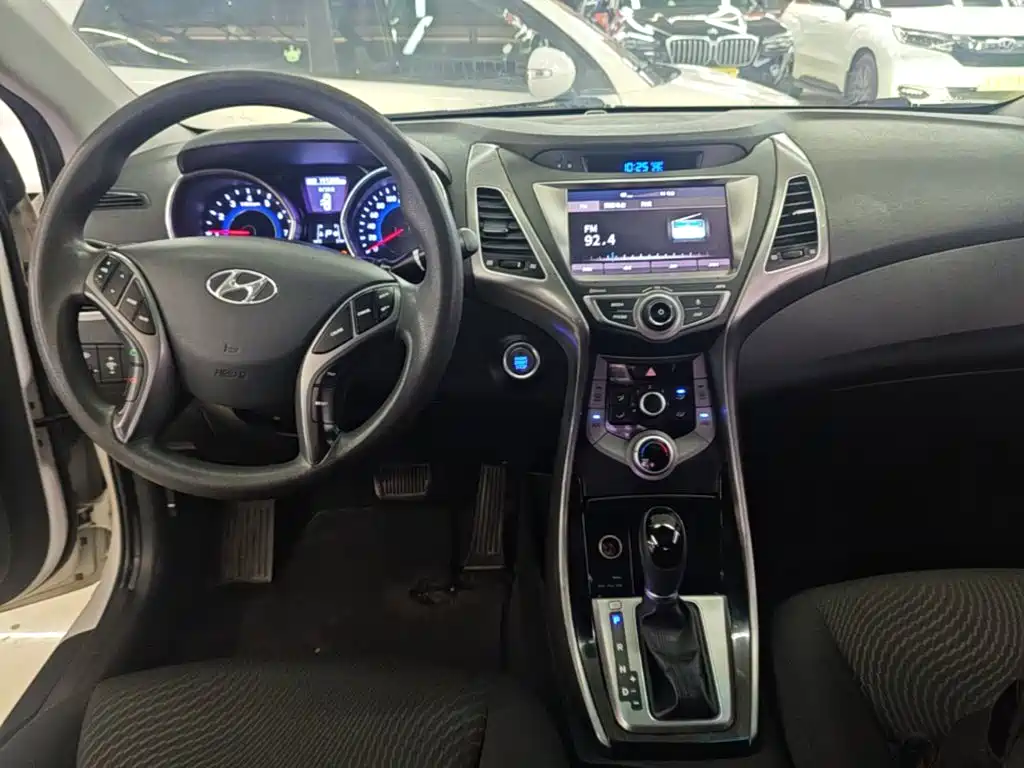 Hyundai Elantra Langdong — миниатюра 10