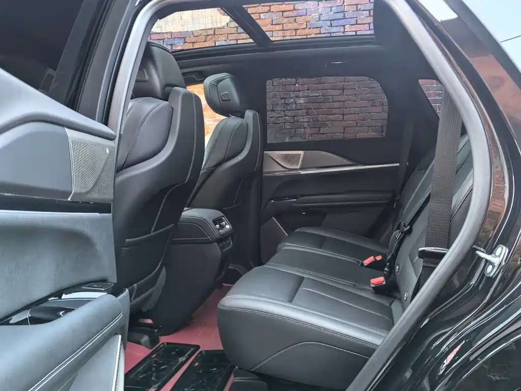 Cadillac XT5 — миниатюра 10