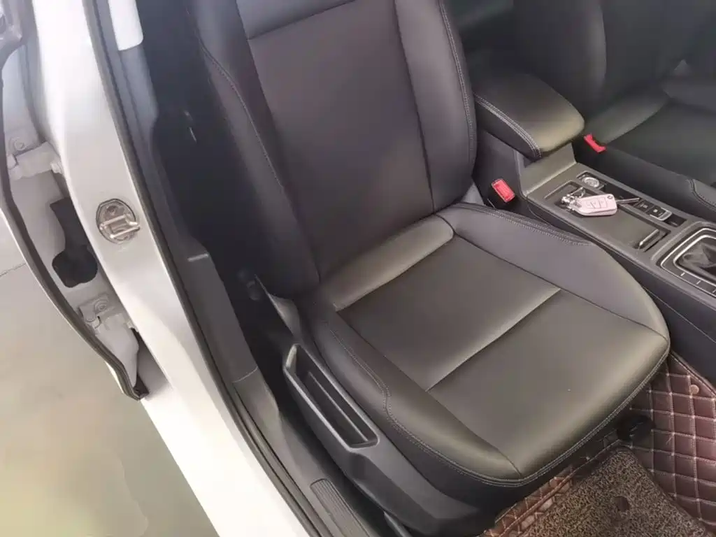 Volkswagen Golf — миниатюра 25