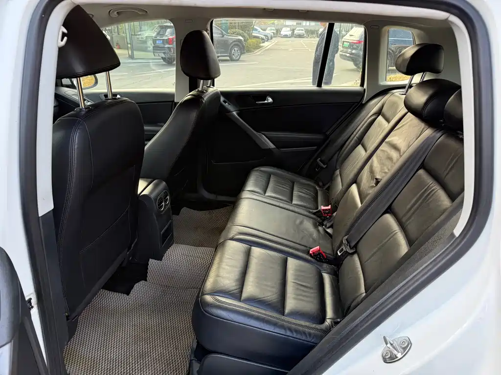 Volkswagen Tiguan 2012 1.8TSI AT