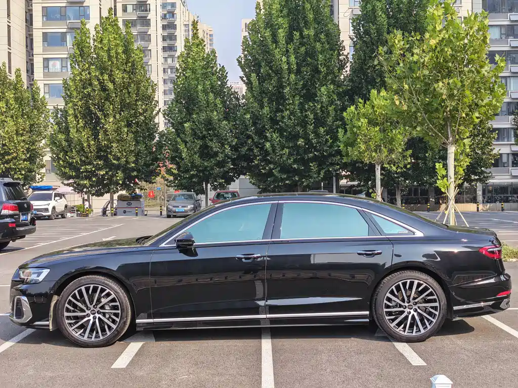 Audi A8 — миниатюра 2