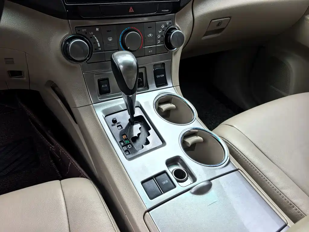 Toyota Highlander — миниатюра 10