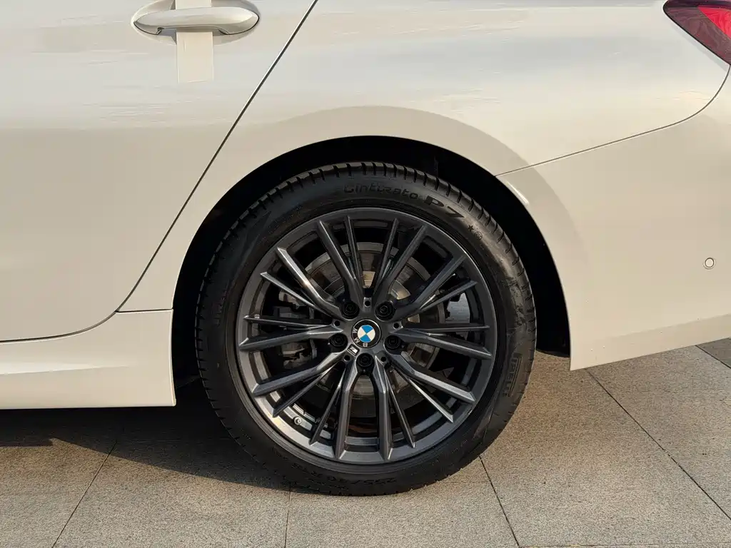 BMW 3 Series — миниатюра 11