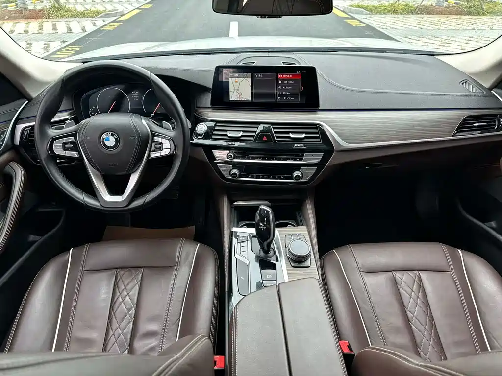 BMW 5 Series — миниатюра 5