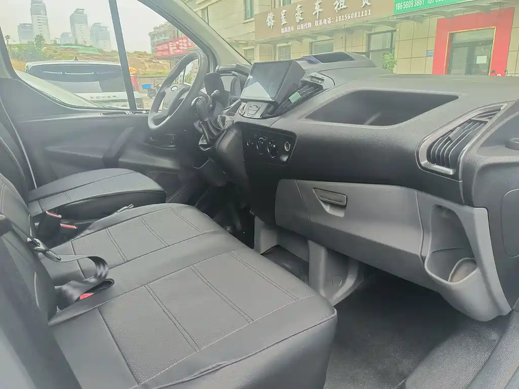 Ford Transit — миниатюра 4