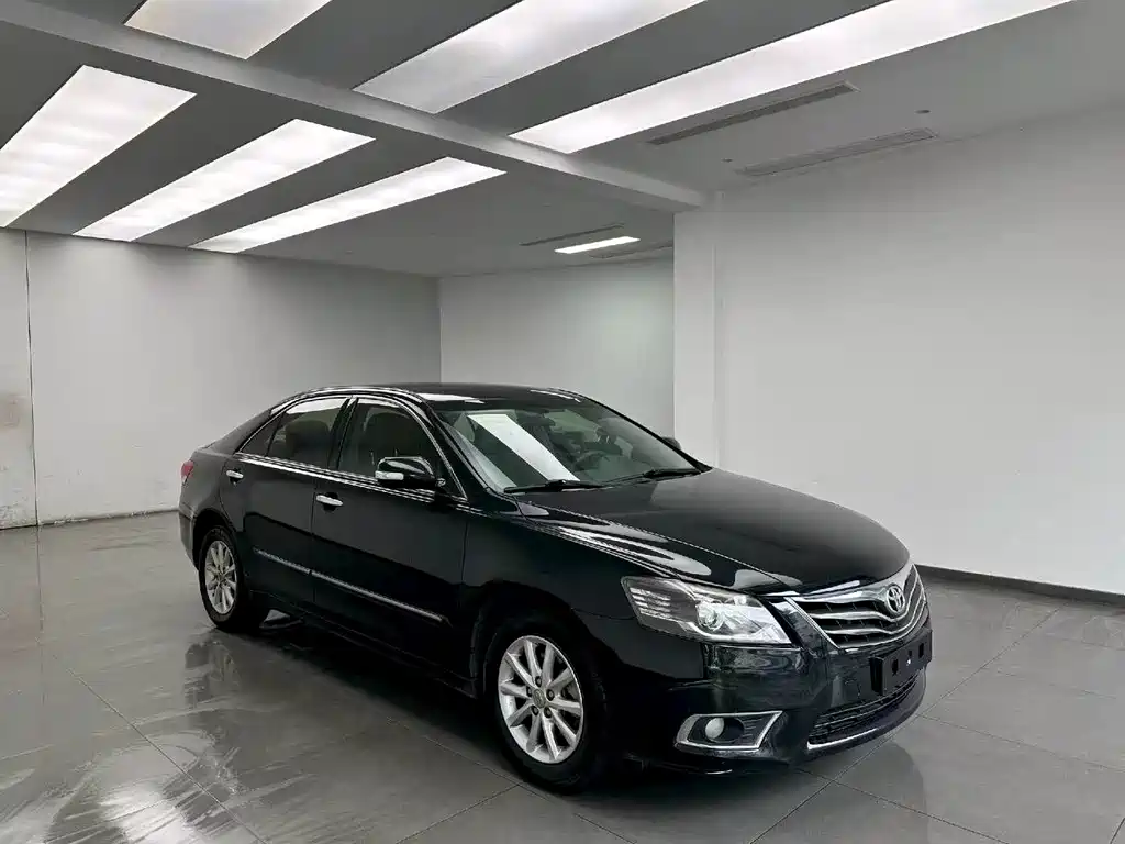 Toyota Camry — миниатюра 3