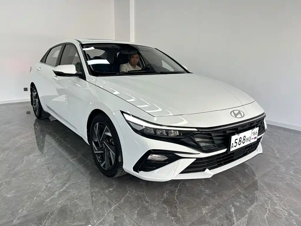 Hyundai Elantra — миниатюра 7