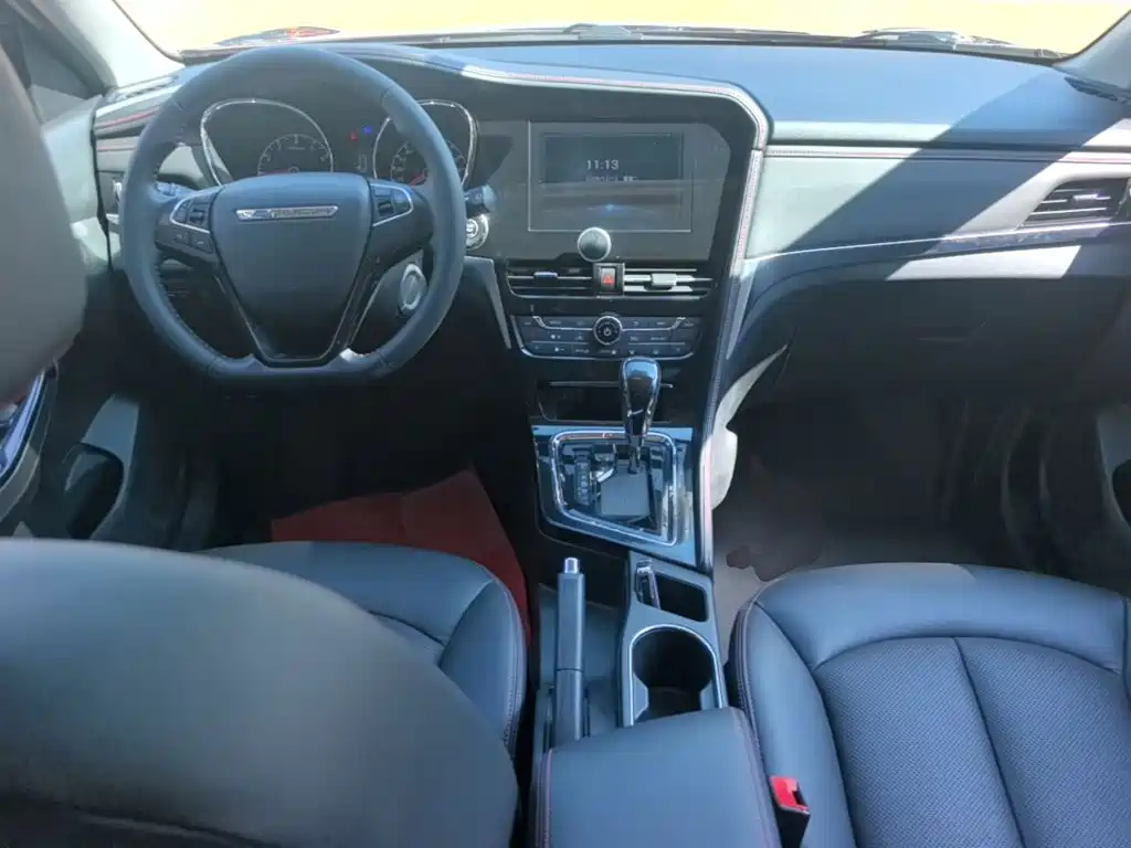 Venucia T70 — миниатюра 10